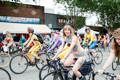 photos naked bikers kick off seattle summer at the fremont solstice parade kabb