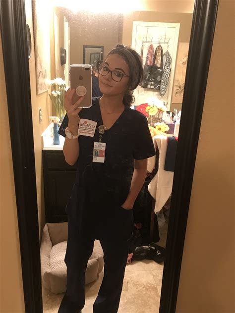 Scrubs Nurse Hairstyles Nurse Outfit Scrubs Scrubs Outfit