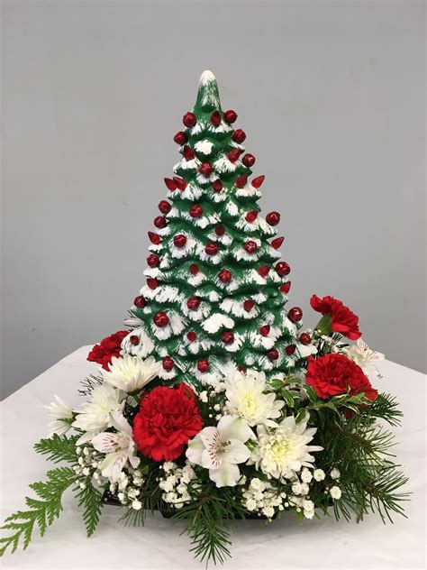 Elegant Christmas Tree Centerpiece In Oregon City Or Herbst Hilltop