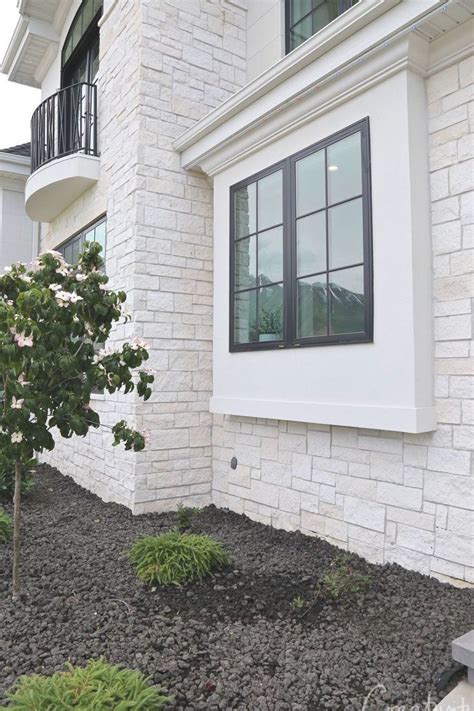 Limestone Exterior Mixed With Stucco Stone Exterior Houses Modern