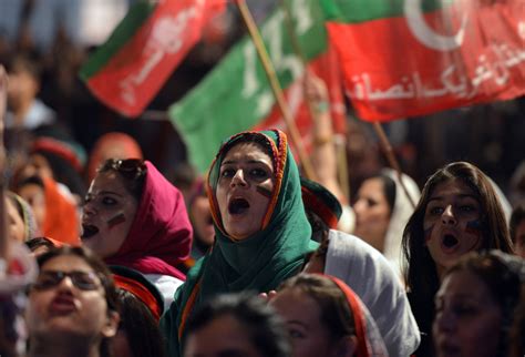 Stand Off In Pakistan Capital As Political Crisis Deepens Protests Against Sharif Grow The