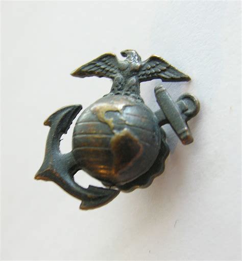 Vintage Wwii Eag Eagle Anchor Globe Usmc Marine Corp Collar Pin Left
