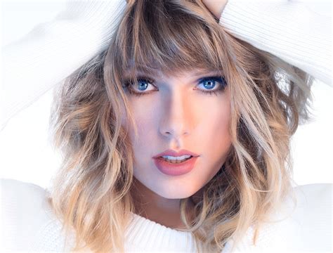 Download Wallpaper 1680x1050 Taylor Swift Blue Eyes 2019 1610