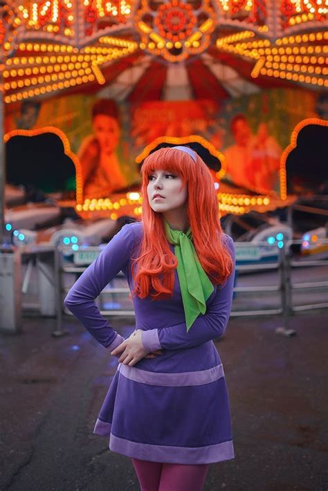 Diy Scooby Doo Daphne Costume Maskerix Com Daphne Halloween Costume Daphne Costume Cosplay