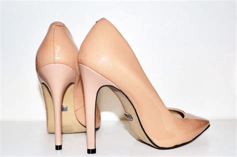 Sarenza Pick Of The Month Buffalo Beyza Nude Patent Court Shoes