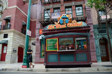Universal studios singapore, one of singapore's most popular family attractions, deserves an entire day to fully appreciate. Travel: Sesame Street and Transformers at Universal ...