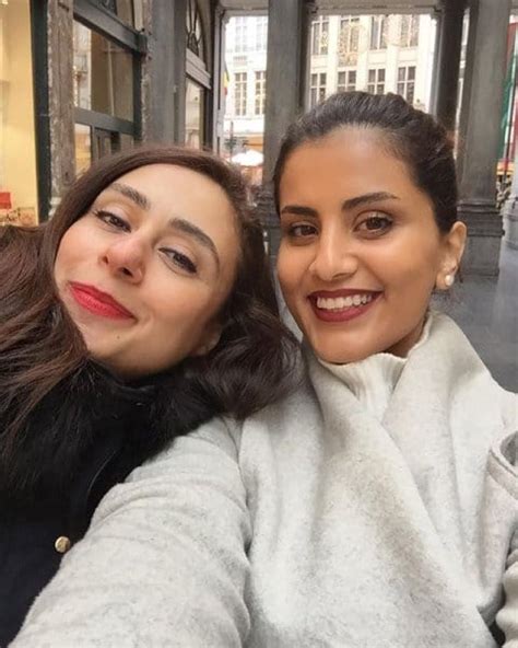 وفي موضوع لُجين الهذلول، قال قاضي المحكمة أن المدعى عليها أقرت بارتكاب التهم المنسوبة إليها، ووثقت اعترافاتها نظامًا طواعيةً دون إجبار أو إكراه، وأنه لم يثبت لديه خلاف ذلك مما ادعت. Picture of Loujain Alhathloul