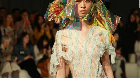 Shanghais First ‘cloud Fashion Week Offers Egalitarian Silver Lining