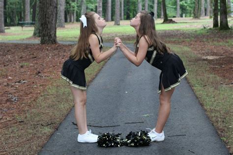 Best Friends And Cheerleaders Cheer Pictures Kimkayekingphotography