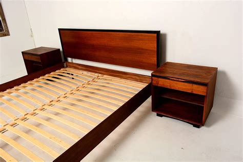 If the item details above aren't accurate or complete, we want to know about it. Mid-Century Modern Walnut King-Size Platform Bed at 1stdibs