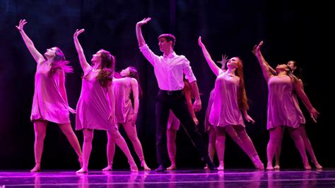 Unbound Dance Company Performs In Fall Dance Showcase The Ithacan