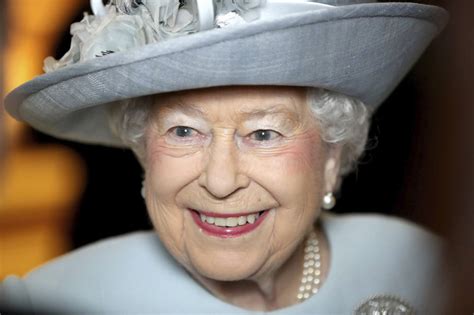 Rainha Elizabeth Ii Completa 92 Anos E Ganha Show Em Sua Homenagem