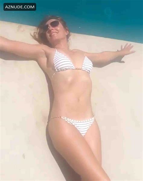 Elizabeth Hurley Shows Off Her Sexy Milf Body In A Bikini In Instagram