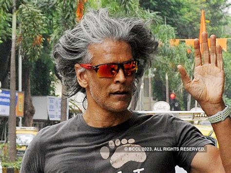 Milind Soman Celebrates Th Birthday With Nude Run Twitter Reacts My Xxx Hot Girl