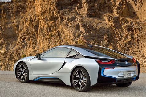 Bmw I8 Neue Fotos Zeigen Hybrid Sportwagen In Und Um Los Angeles