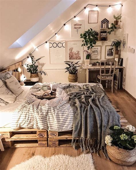 Marvelous classic interior design r about remodel stylish. Pin by Hannah Hawthorne on boho bedroom | Cozy small ...