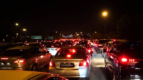 Lượt xem 20 n2029 năm trước. Traffic Jam from Johor to Singapore at Tuas Causeway ...