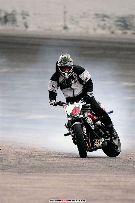 Motorcycle Stunt Riding—born To Ride 55 Born To Ride Motorcycle