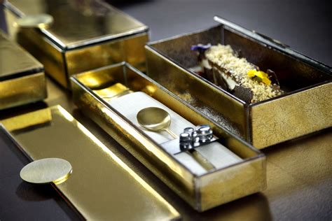 Bento Dessert In Gold Luxury Bento Box Myglassstudio