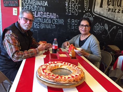 La Familia De Visita En Ferdinandos Ferdinandos Pizza
