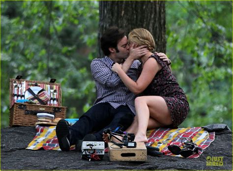 Bill Hader And Amy Schumer Kissing In Central Park For Trainwreck Photo 3145167 Amy Schumer