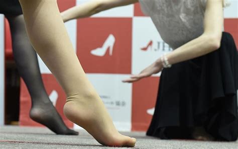 Japanese Women Urged To Empower Themselves In High Heels
