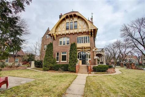 1899 Mansion In Milwaukee Wisconsin — Captivating Houses Mansions