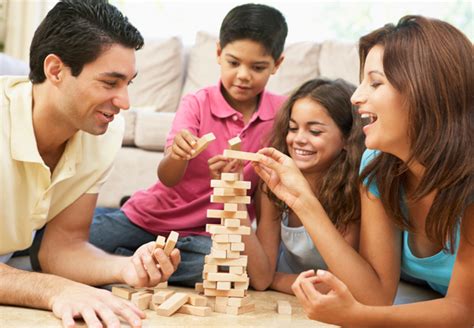 Los juegos de mesa son una opción perfecta para pasar el tiempo en familia ya que la mayoría requieren la participación de varios jugadores. 5 Juegos de Mesa para Niños de 6 a 12 años Recomendados