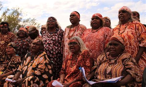 Uluru Handover Aboriginal Women Sing Hymn On 30th Anniversary Video Aboriginal Aboriginal