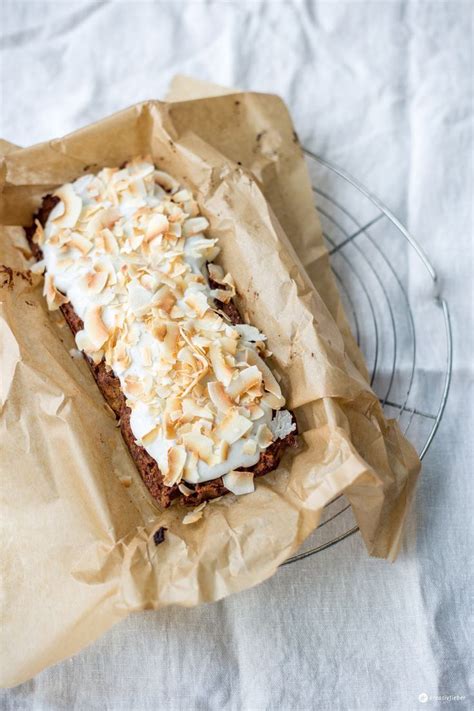 Kuchen ist ohne zutaten wie weizenmehl und zucker gesünder. Paleo Kartottenkuchen mit Kokosfrosting - gesund backen ...