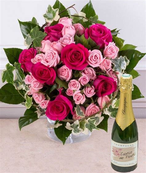 Bouquets de fleurs et cadre blanc. Bouquet De Fleurs Joyeux Anniversaire Elegant Cadeau ...
