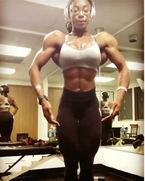 Get In Here Guys Lady Flexes Her Muscles For The Gram