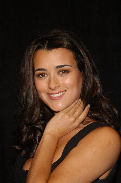 Cote De Pablo Wallpaper