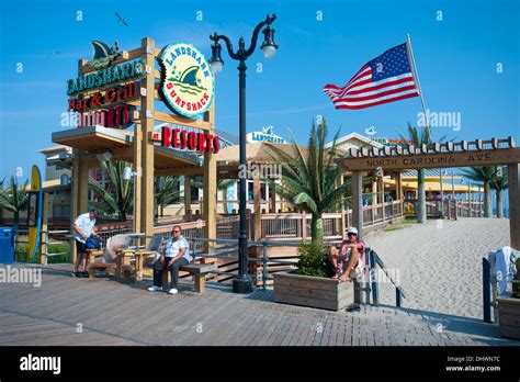 USA America New Jersey NJ N. J. Atlantic City Boardwalk Landshark Bar
