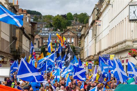 Pictures Thousands Join Scottish Independence March Through Dundee