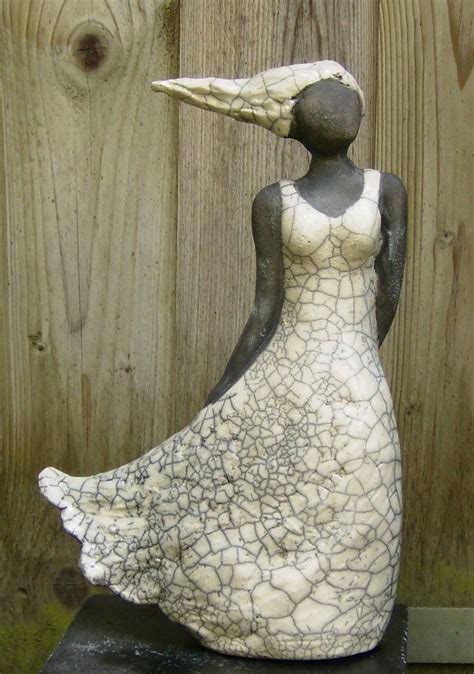 keramiek beelden vrouwen vrouwenbeeld keramiek klei kunst sculpturen ketting beents