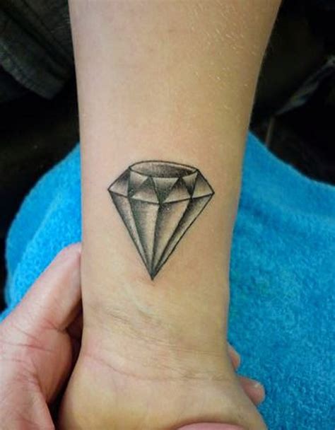 56 Fantastic Wrist Diamond Tattoos