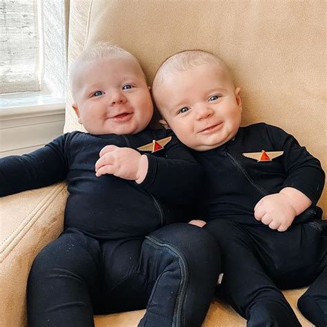 T E Story Identical Twins Were Born Two Hours Apart Despite Not Being Born On The Same Day