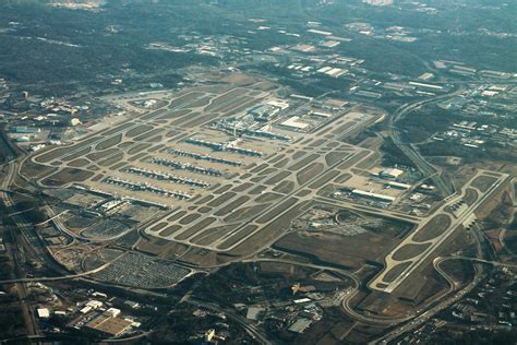 Ask a Pilot with Spencer: What Dictates an Airport's Runway Layout?