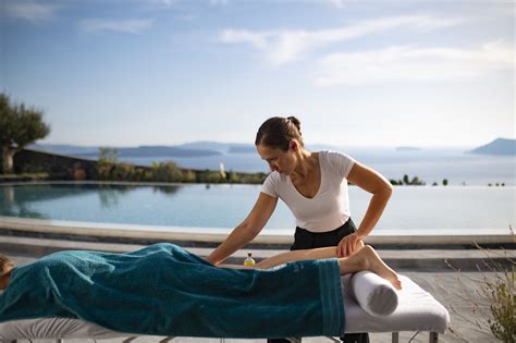 Rejuvenate Detox Massage In Santorini Soma Rei Wellness