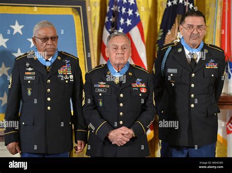 Do Medal Of Honor Recipients Get Veterans Id Berlindaand