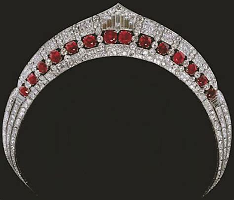 Pin On Tiaras And Parures