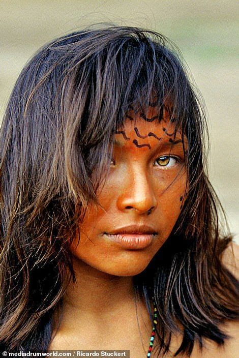 Incredible Photographs Of Brazilian Rainforest Tribes Yanomami Native People Rainforest Tribes