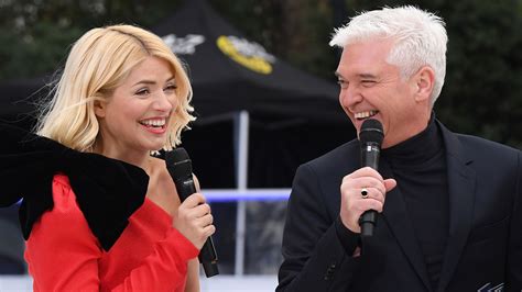 holly willoughby reveals adorable thing phillip schofield did during her time on i m a celeb