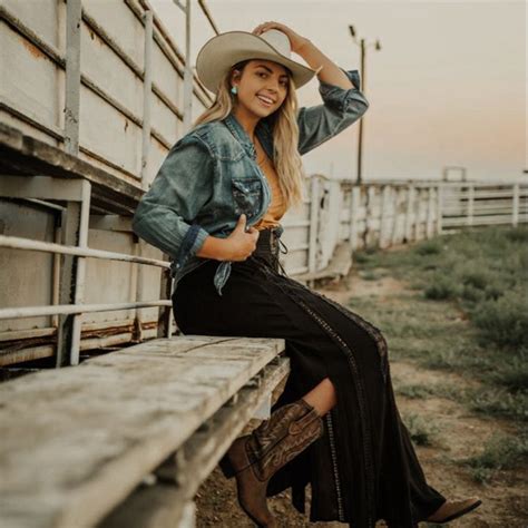 5 Cowgirl Outfit Ideas Read This First