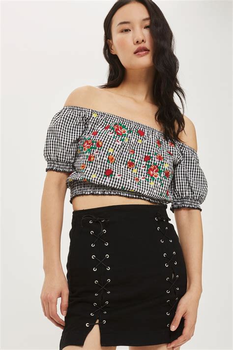 This Bright Crop Top Combines Traditional And Modern Styles Featuring
