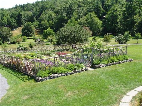 One type of plant which thrives and grows well via vertical gardening are herbs and several vegetables. Two Men and a Little Farm: MY BIRTHDAY SURPRISE