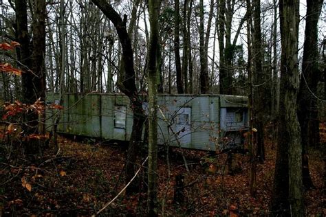 Abandoned Mobile Home Left To Rot In The Woods Creepy Houses
