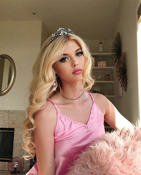 Pink Grey Outfit Pink Outfits Gray Dress Beautiful Dresses Models Wanted Loren Gray Model