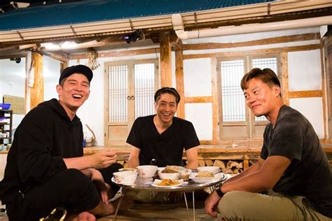 Samsi sekki) is a south korean reality cooking show. 《一日三餐》公開李瑞鎮、Eric與尹均相合照 笑容燦爛 - KSD 韓星網 (綜藝)